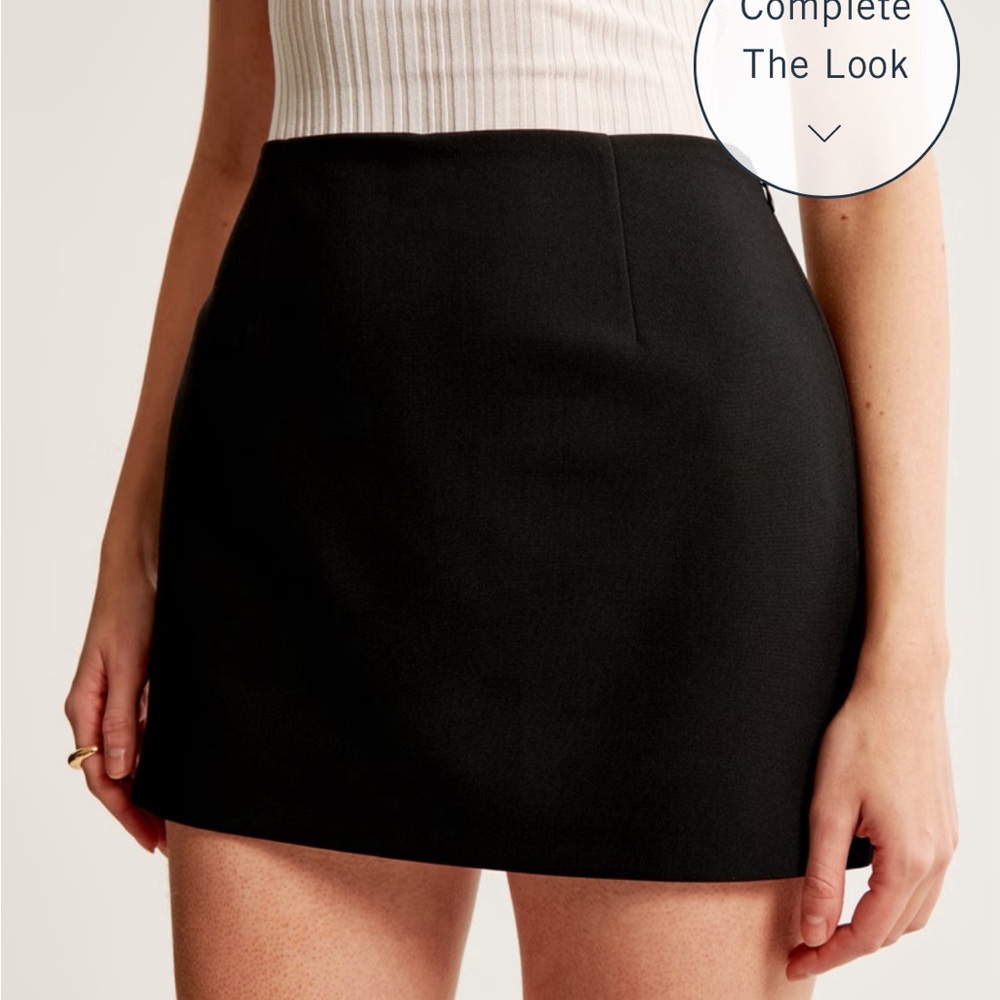 Abercrombie menswear mini skort. Size M, excellent used condition.
